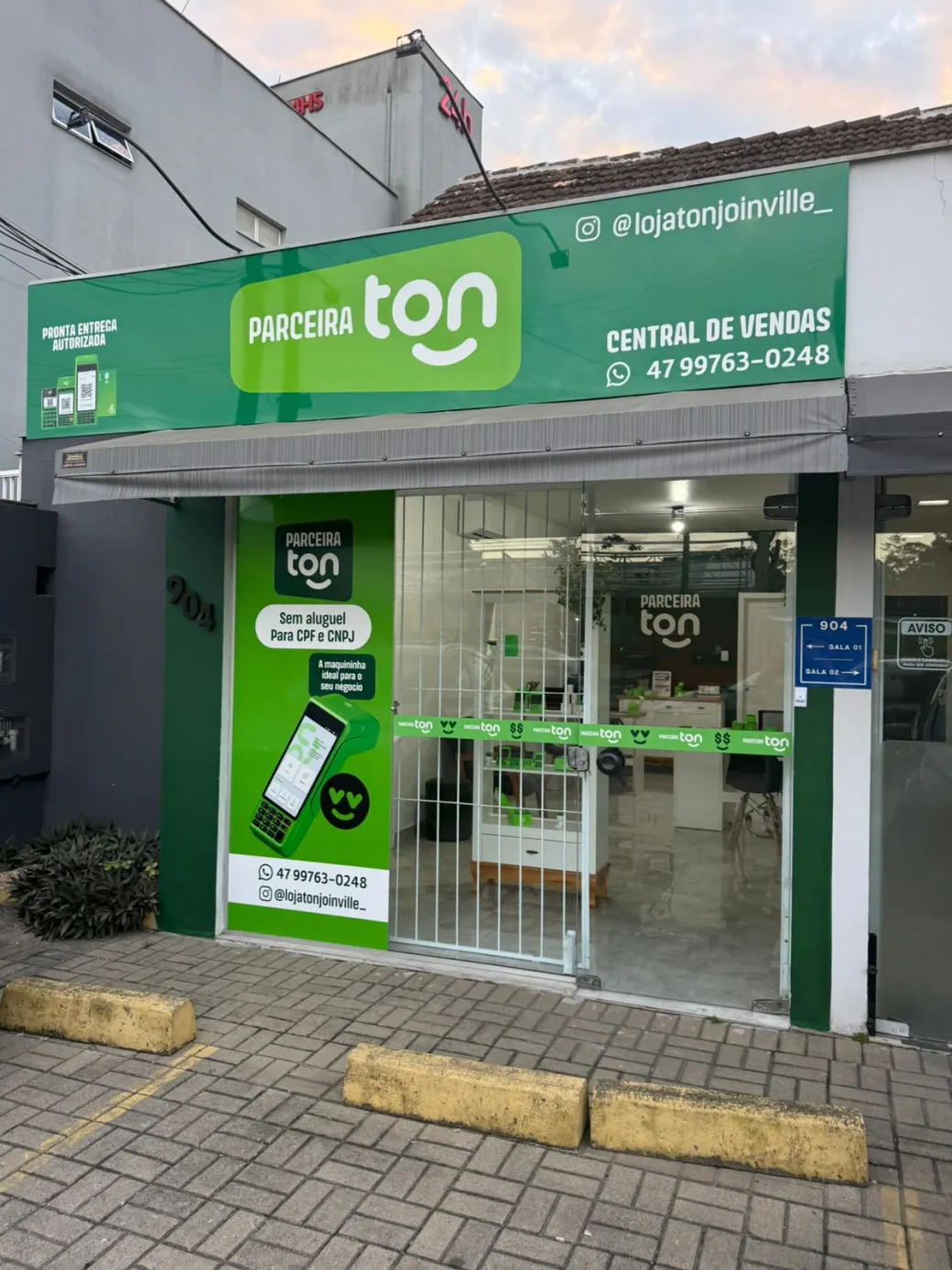 Fachada da Loja TON Joinville, central de vendas de maquininha de cartão na Rua Anita Garibaldi, Joinville - SC